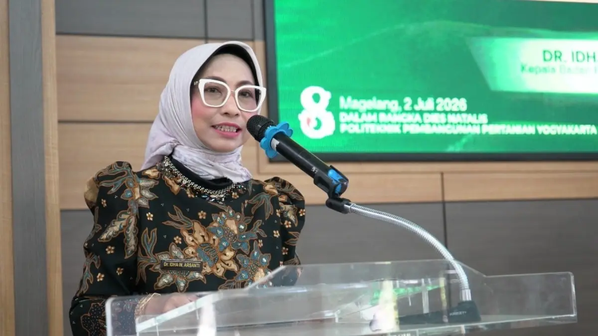 KOMPETEN: Kepala Badan Penyuluhan dan Pengembangan Sumber Daya Manusia Pertanian (BPPSDMP) Idha Widi Arsanti saat membuka Seminar Nasional VIII Politeknik Pembangunan Pertanian Yogyakarta Magelang (Polbangtan Yoma) di Kampus Tegalrejo, Magelang, Jawa Tengah, Kamis (2/7/2026). (ISTIMEWA)
