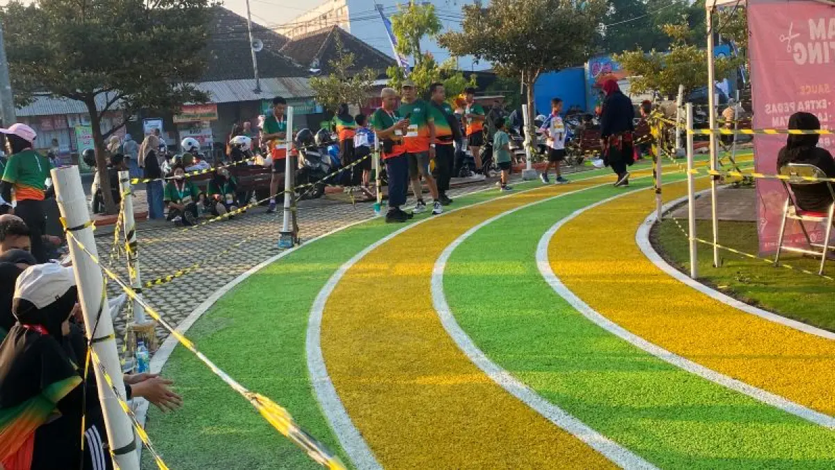 Tampak jogging track di Lapangan Paseban setelah peresmian Minggu (5/7/2026). Cintia Yuliani/Radar Jogja