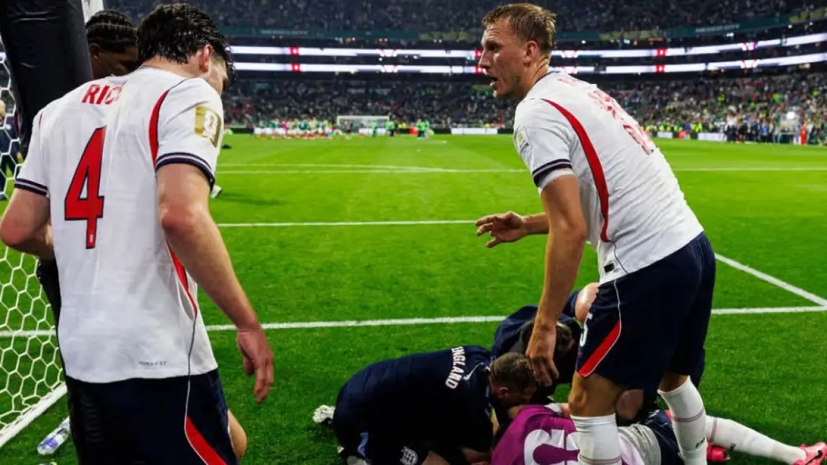 Jordan Henderson jalani perawatan medis 