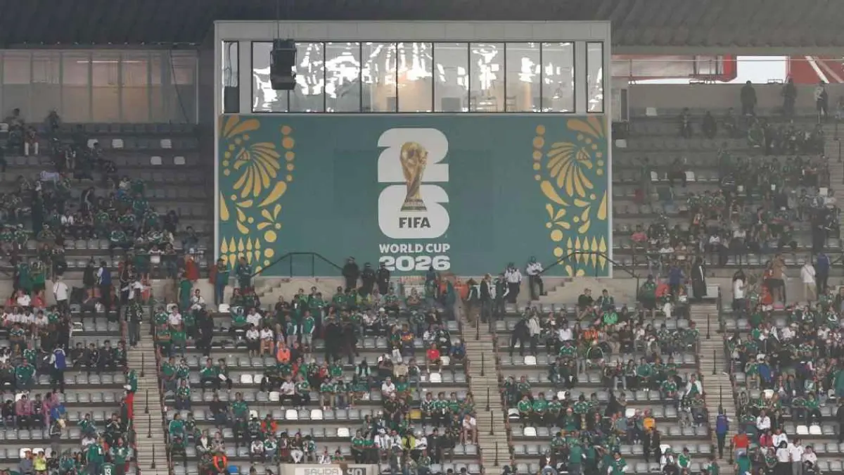 Kondisi stadion Azteca setelah FIFA umumkan penundaan laga Meksiko vs Inggris karena cuaca buruk.