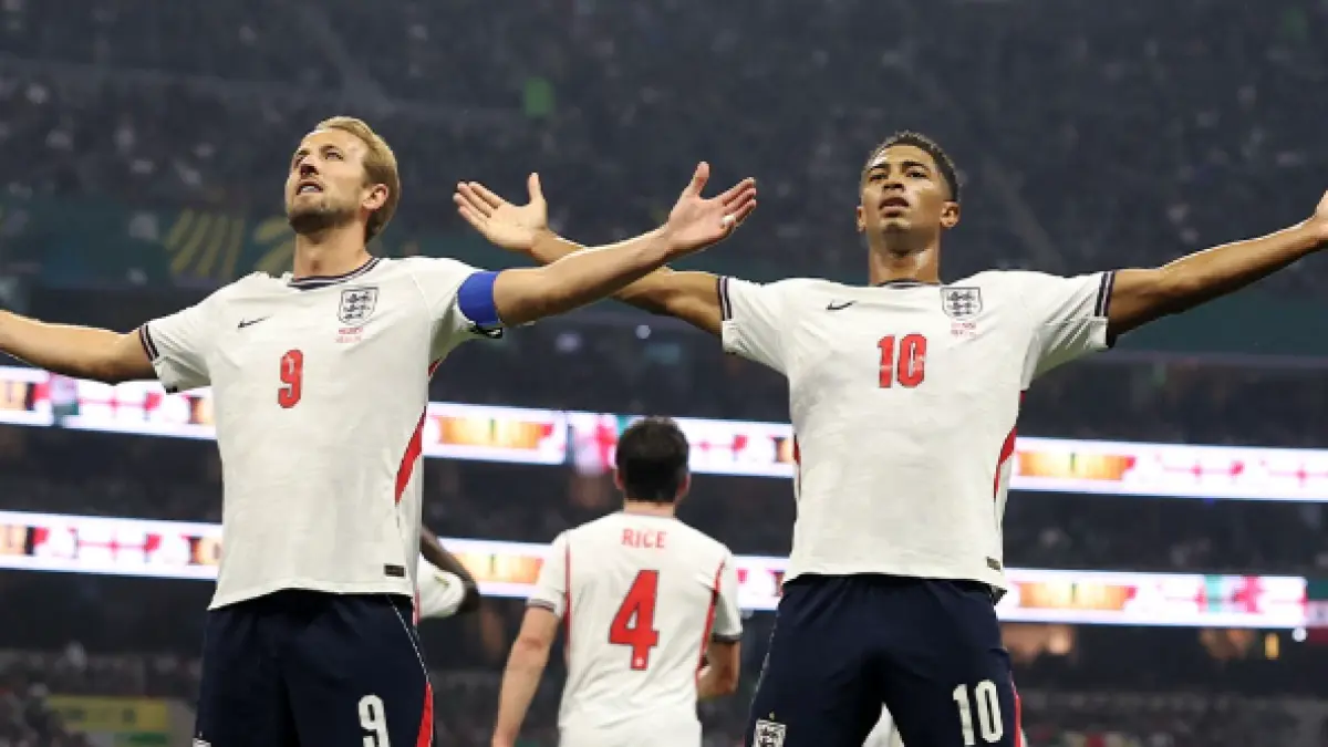 Selebrasi Harry Kane dan Jude Bellingham dalam kemenangan Inggris atas Meksiko.