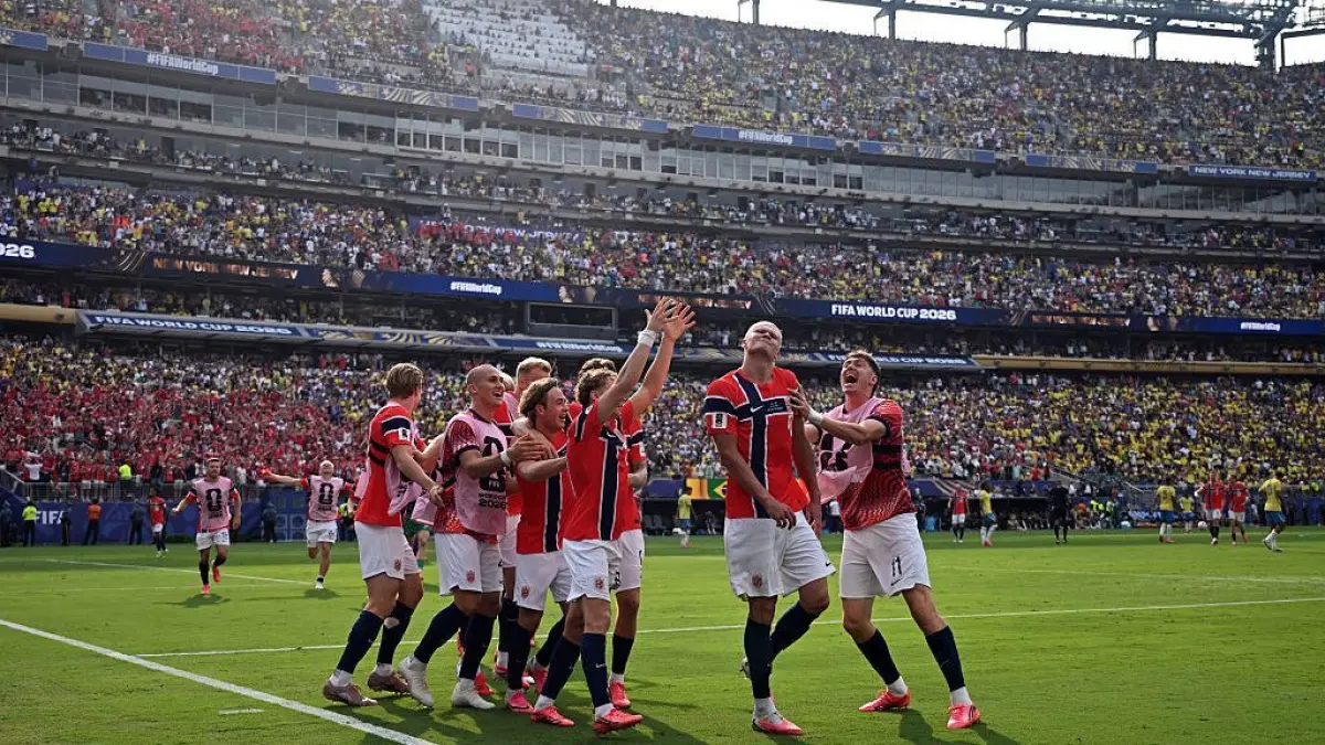 Selebrasi para pemain Norwegia rayakan kemenangan atas Brasil untuk memastikan tiket perempat final.