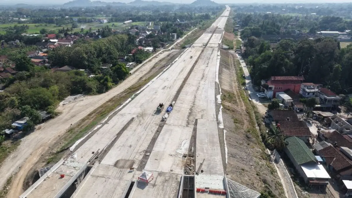 PROYEK NASIONAL: Proses pembangunan konstruksi Tol Jogja-Solo Seksi 2.2 di Kabupaten Sleman&nbsp;sudah mencapai 86 persen dan ditarget selesai Agustus. (Dokumentasi PT Adhi Karya (Persero) Tbk)