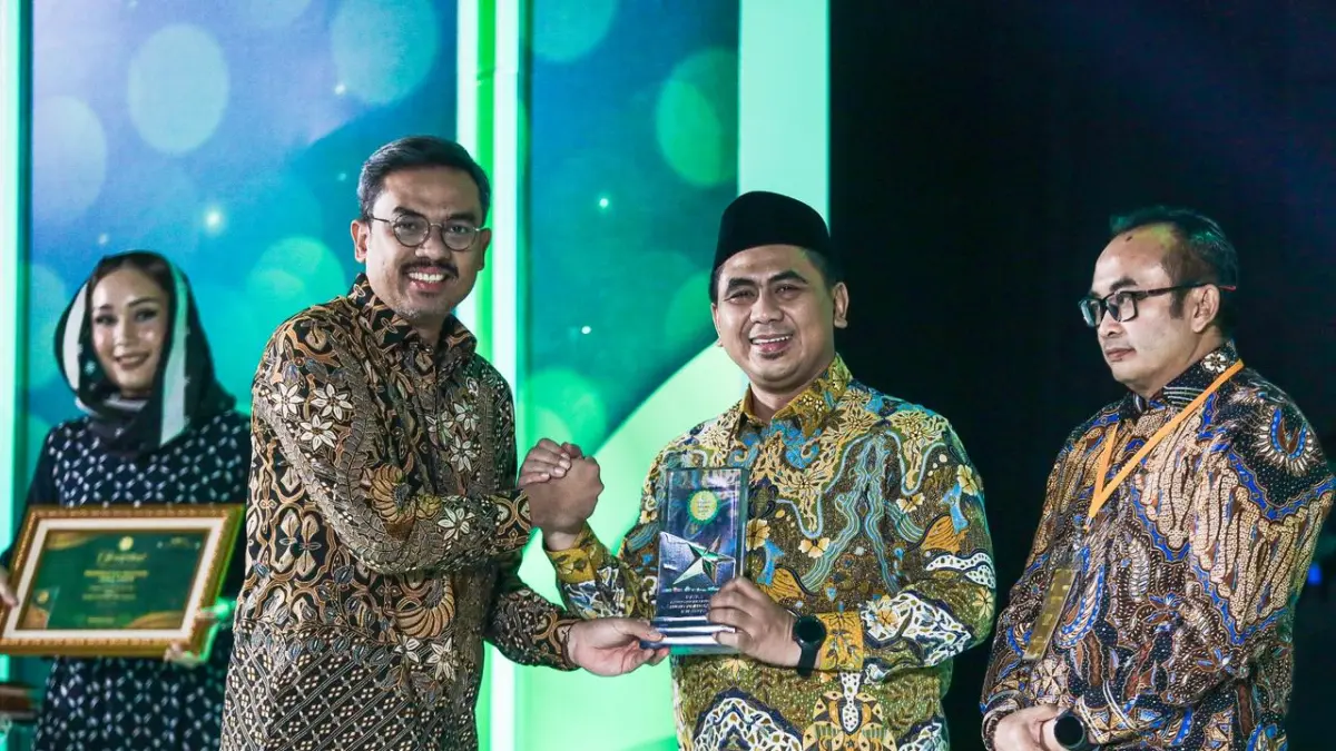 Wakil Gubernur Taj Yasin mewakili Jawa Tengah menerima Enam Penghargaan Adinata Syariah 2026