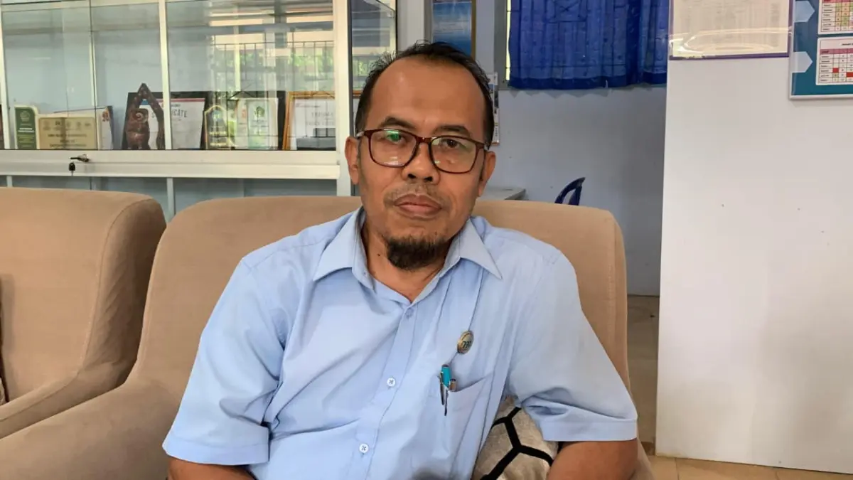 Wakil Kepala Sekolah Bidang Akademik SMKN 1 Girimulyo Winarto. (ANOM BAGASKORO/RADAR JOGJA).