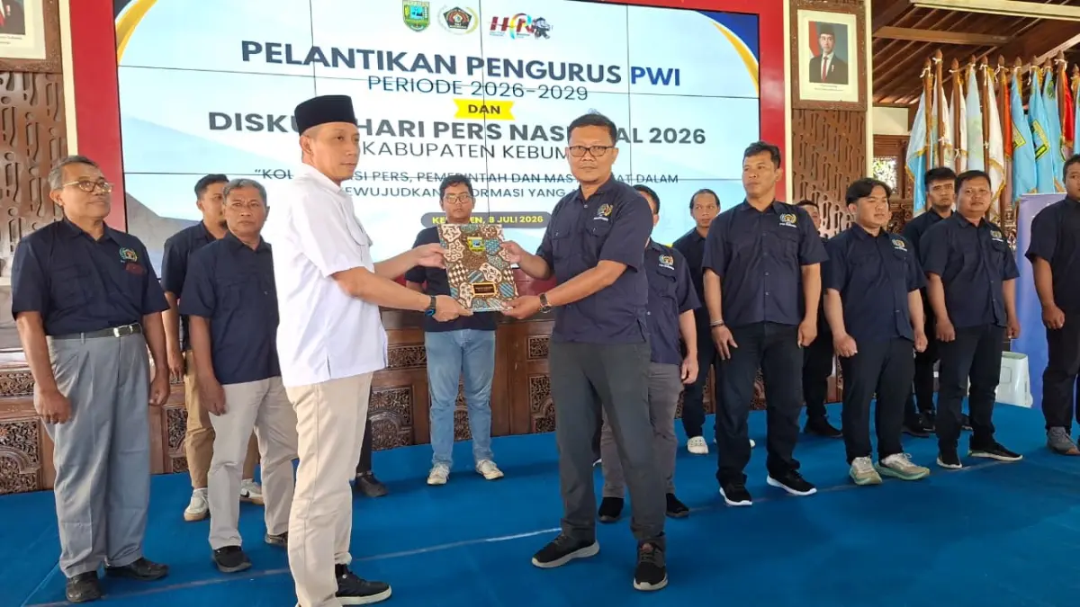 Prosesi pengukuhan pengurus Persatuan Wartawan Indonesia (PWI) Kebumen periode&nbsp;2026-2029&nbsp;yang berlangsung di Pendopo Kabumian, Rabu (8/7). (Dokumentasi Prokopim Kebumen)
