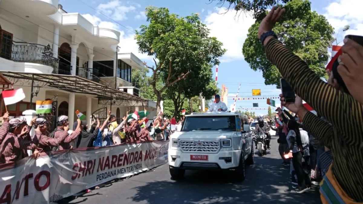 Rombongan Presiden saat disambut para siswa. (Foto: Delima Purnamasari/Radar Jogja)