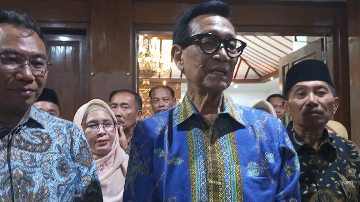 Jajaran Pemerintah Kabupaten Sragen mendampingi HB X bertemu wartawan di kompleks Pendopo Sumonegaran. Yusuf Bastiar/Radar Jogja

