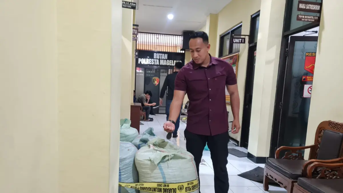 BARANG BUKTI: Empat karung kapulaga yang telah dicuri AK berhasil disita polisi. (Foto: Naila Nihayah/Radar Jogja)