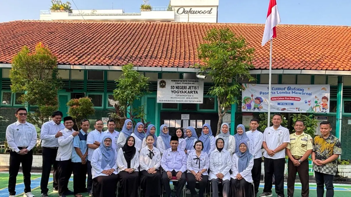 KOMPAK: Jajaran pengajar SDN Jetis 1 Jogja siap menyambut siswa baru. DOKUMENTASI SDN JETIS 1 JOGJA