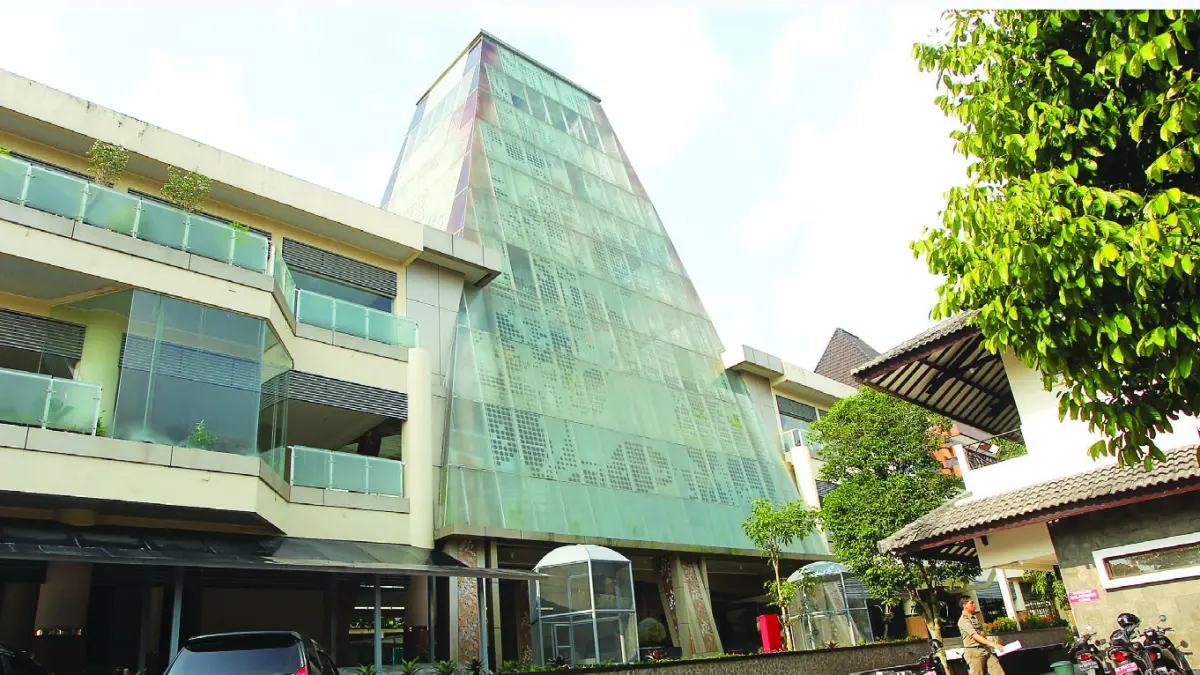 MASIH BERSIH: Kondisi atap gedung Setda Kabupaten Sleman pada 2023. Gedung baru ini diresmikan dan mulai ditempati oleh pegawai sejak akhir 2021. (GUNTUR AGA TIRTANA/RADAR JOGJA)