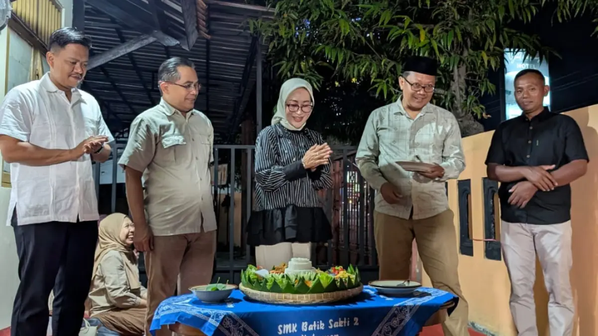 Pengurus Persatuan Wartawan Indonesia (PWI) Kebumen menggelar tasyakuran penempatan sekretariat baru di Jalan Ahmad Yani Nomor 77 Kebumen. (M Hafied/Radar Jogja)