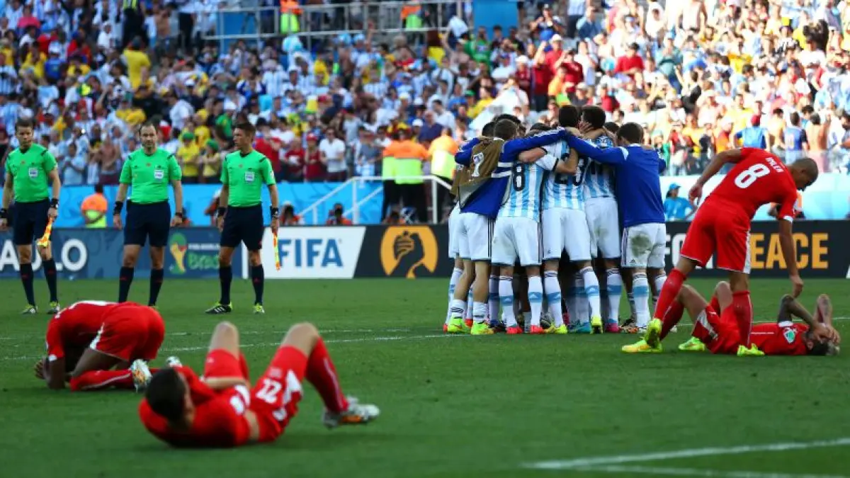 Timnas Argentina merayakan kemenangan setelah mengalahkan Swiss 3-1