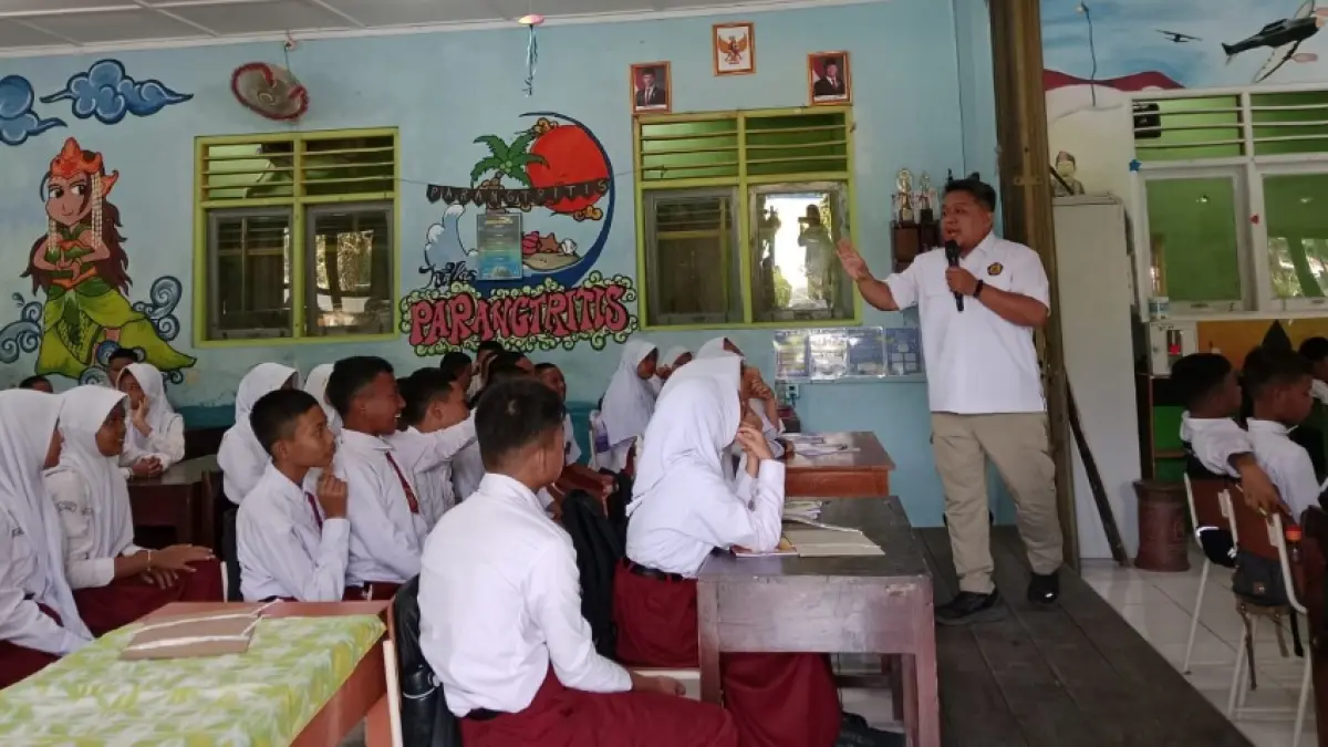 Edukasi bahaya Gunung Merapi di SMPN 2 Pakem. (Foto: Delima Purnamasari/Radar Jogja)