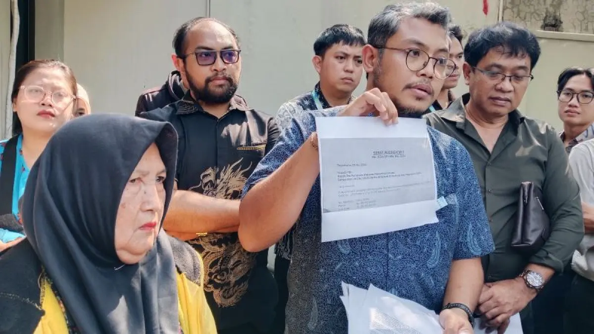 JUMPA PERS: Pendamping dari Pusat Bantuan dan Konsultasi Hukum (PBKH) UAJY saat memberikan keterangan terkait kasus tanah di Sleman Senin (13/7).&nbsp;(Delima&nbsp;Purnamasari/Radar Jogja)
