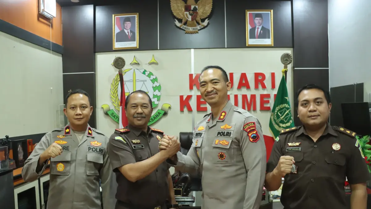 Kapolres Kebumen AKBP I Putu Bagus Krisna Purnama bertemu dengan pucuk pimpinan lembaga lain guna memperkuat kolaborasi dalam menjalankan tugas dan fungsi. (Dokumentasi Polres Kebumen)