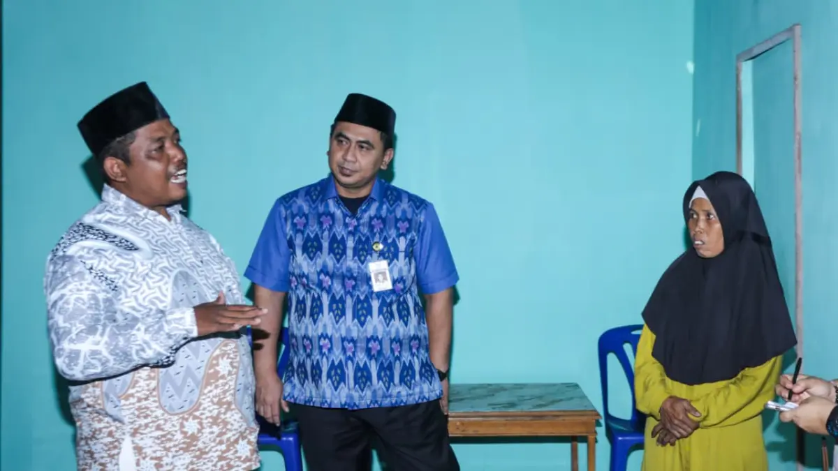 Sailah (50), warga Desa Ayamputih, Kecamatan Buluspesantren, Kabupaten Kebumen, yang rumahnya direnovasi oleh Pemprov Jateng