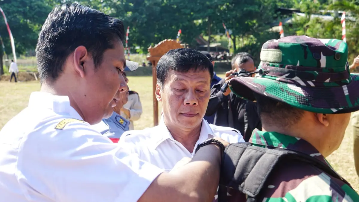 Wakil bupati Magelang saat&nbsp;memimpin upacara pembukaan Program TNI Manunggal Membangun Desa (TMMD) Sengkuyung Tahap III Tahun Anggaran 2026 di Desa Girikulon, Secang.