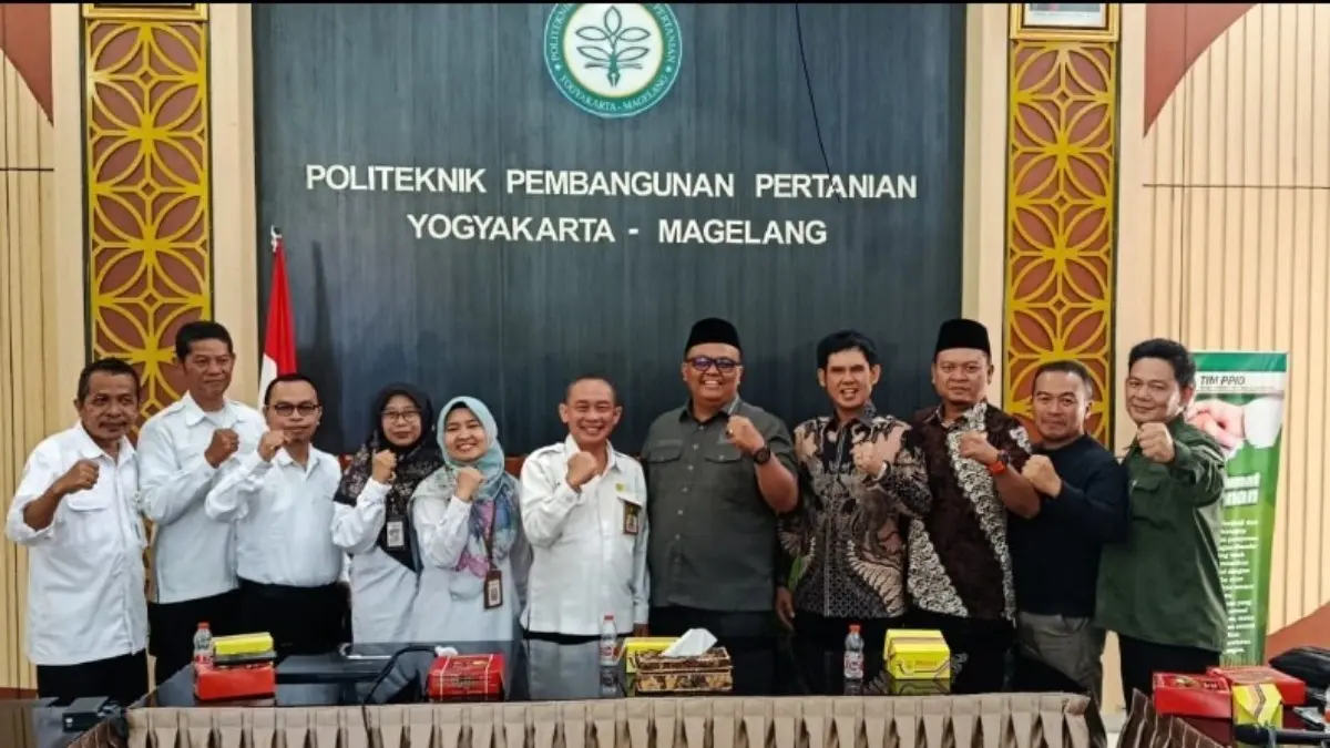 KOLABORASI: Jajaran DPRD Kabupaten Tanggamus, Provinsi Lampung bersama civitas akademika Politeknik Pembangunan Pertanian Yogyakarta Magelang (Polbangtan Yoma), Rabu (15/7/2026).(ISTIMEWA)