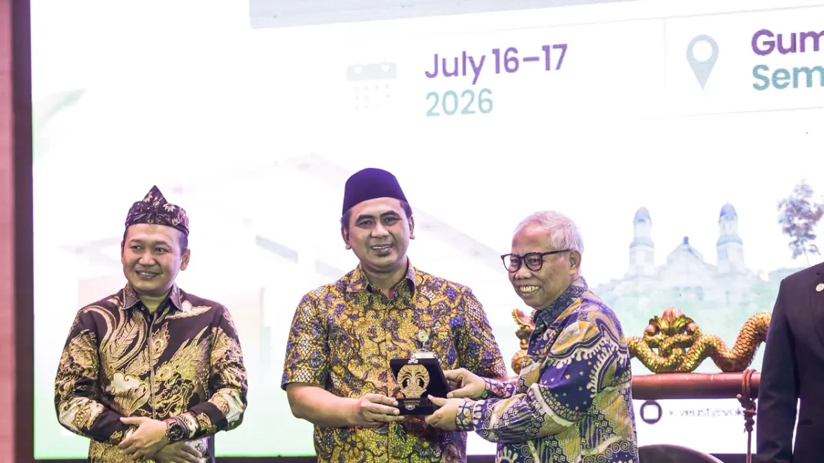 Taj Yasin saat membuka The 8th International Conference on Vocational Education Applied Science and Technology (ICVEAST) 2026