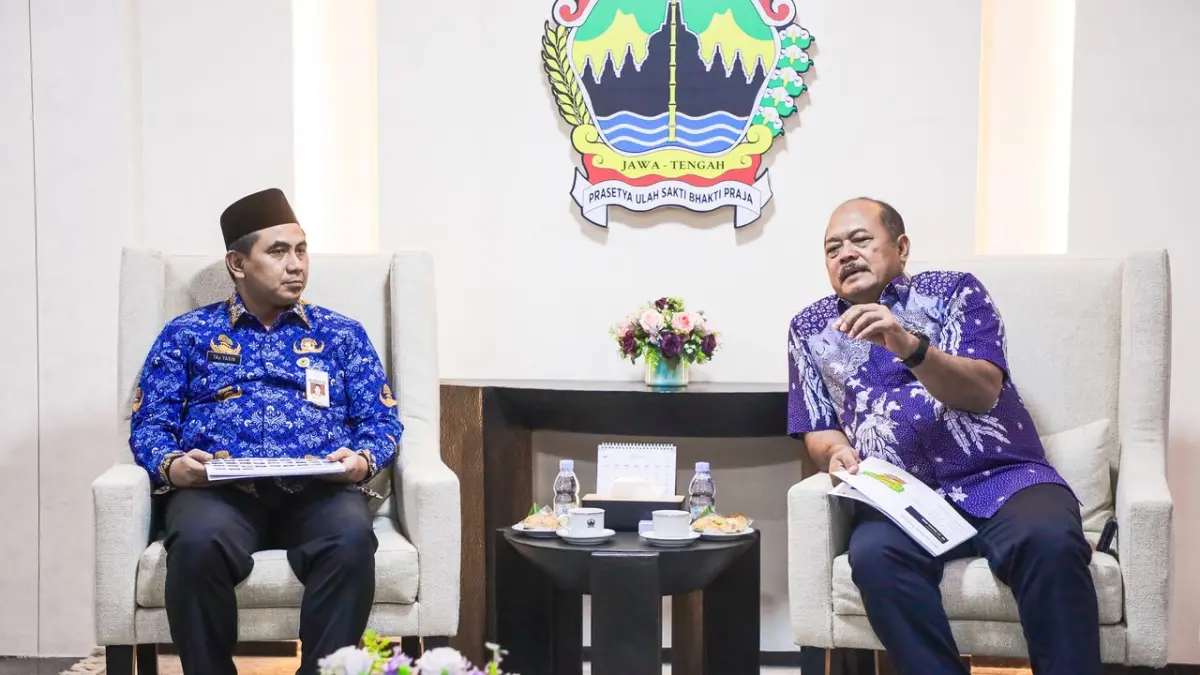 Ketua Ketua Komite Olahraga Nasional Indonesia (KONI) &nbsp;Jawa Tengah, Sujarwanto Dwiatmoko bertemu dengan Wakil Gubernur Jawa Tengah Taj Yasin