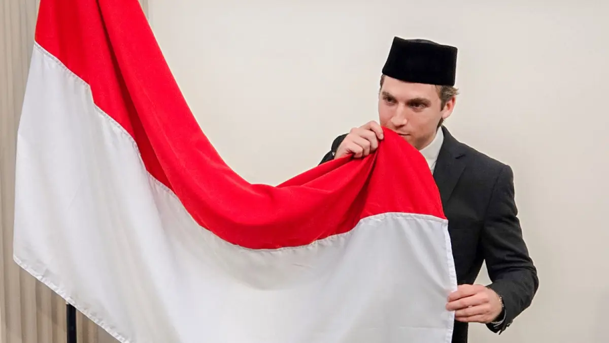 Luke Anthony Vickery resmi menjadi WNI setelah pengambilan sumpah kewarganegaraan. (Kementerian Hukum Republik Indonesia)