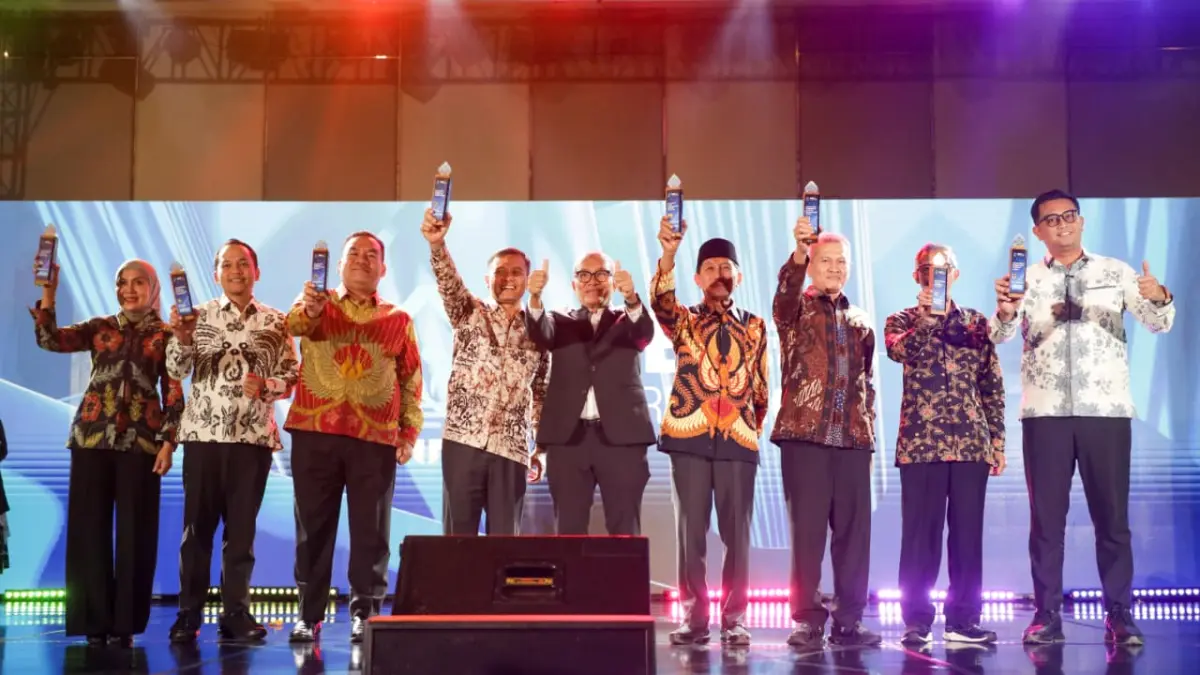 Gubernur Jawa Tengah, &nbsp;Ahmad Luthfi, menerima penghargaan Impactful Regional Leadership dalam acara Solopos Best Brand & Innovation (SBBI) Award 2026 yang digelar di The Alana Solo, Kabupaten Karanganyar, Jumat, 17 Juli 2026.

