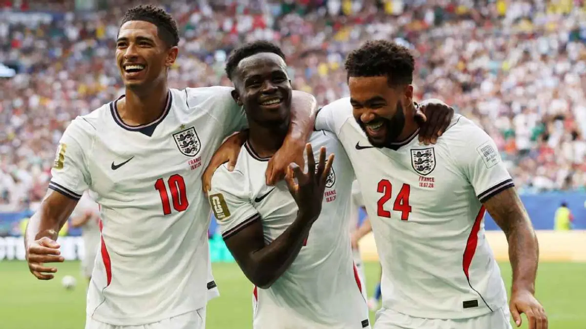 Selebrasi Jude Bellingham (kiri), Bukayo Saka (tengah) dan Reece James (kanan) dalam kemenangan atas Prancis di Piala Dunia 2026.