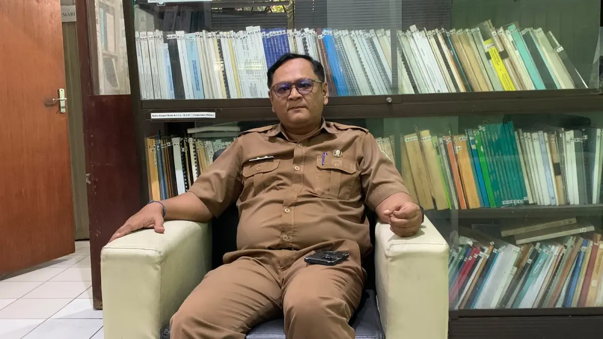 Kepala Bidang Infrastruktur dan Pengembangan Wilayah Bapperida Kabupaten Gunungkidul, Octavianta Raharja, saat ditemui di Kantor Bapperida Gunungkidul, Senin (20/7/2026). (Dzika Fajar/Radar Jogja)