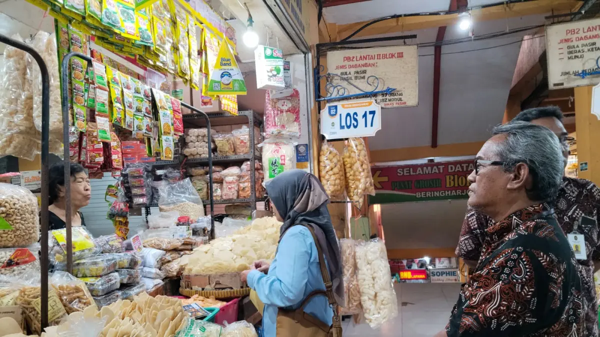 Komisi Pengawas Persaingan Usaha (KPPU) Kantor Wilayah VII
melaksanakan kegiatan advokasi kepada para pedagang pasar di Yogyakarta bersama dengan
Dinas Perdagangan Kota Yogyakarta pada hari Rabu (15/7). 