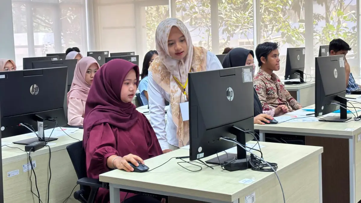 Para peserta SM-ODS Untidar mengerjakan ujian di Kampus Sidotopo, Senin (20/7/2026). (Foto: NAILA NIHAYAH/RADAR JOGJA)