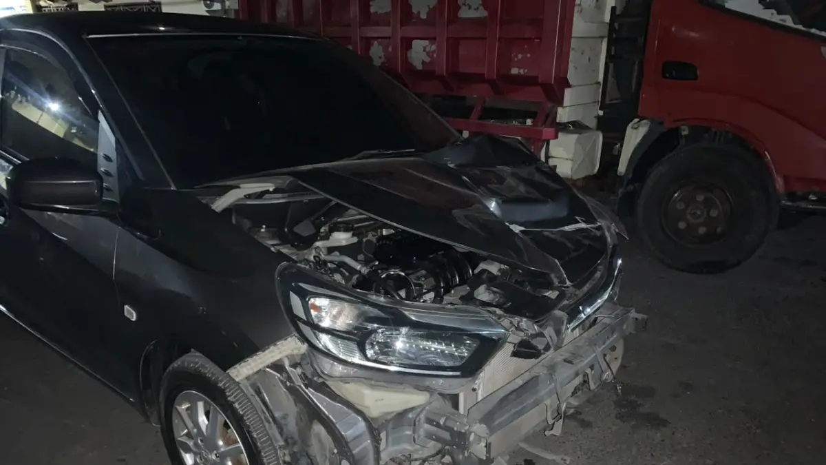 Kendaraan yang terlibat dalam kecelakaan di Jalan Semanu–Giripanggung, Padukuhan Sogo, Kalurahan Candirejo, Kapanewon Semanu, terparkir di halaman Unit Gakkum Satlantas Polres Gunungkidul sebagai barang bukti, Selasa (21/7/2026). (Foto: Dzika Fajar/Radar Jogja)&nbsp;