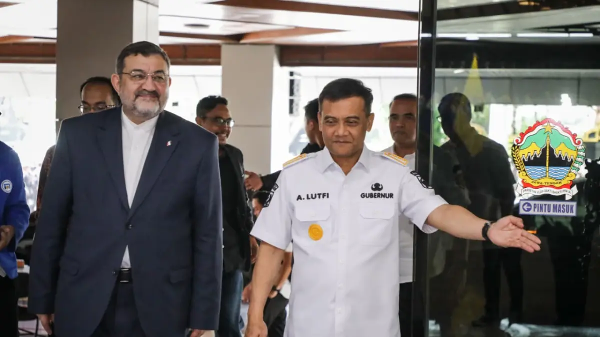 Ahmad Luthfi menerima kunjungan kehormatan dari Duta Besar (Dubes) Iran untuk Indonesia Mohammad Boroujerdi di Kantor Gubernur Jawa Tengah, Rabu, 22 Juli 2026.