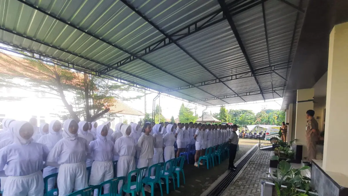 Pelajar dari berbagai sekolah menjalani seleksi Pasukan Pengibar Bendera Pusaka (Paskibraka) tingkat Kabupaten Kebumen. (Dokumentasi Bakesbangpol Kebumen)