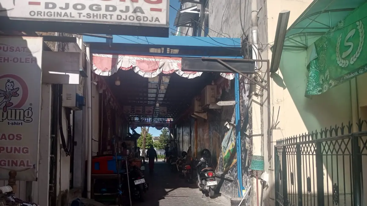 Salah satu sirip jalan di Malioboro yang terdapat sekitar tiga toko kaos - Yusuf Bastiar/Radar Jogja