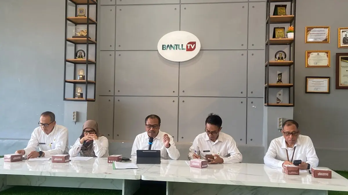 Sekda Bantul Agus Budiraharja (tiga dari kanan) sedang menjelaskan pelaksanaan Bantul Creative Expo di Kantor Kominfo Bantul Rabu (22/7/2026). Cintia&nbsp;Yuliani/Radar Jogja

&nbsp;