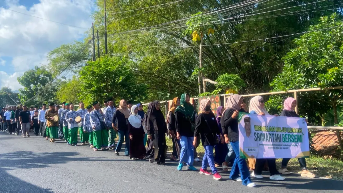 Salah satu bakal calon lurah di Srimartani mendaftarkan diri saat hari pertama pembukaan