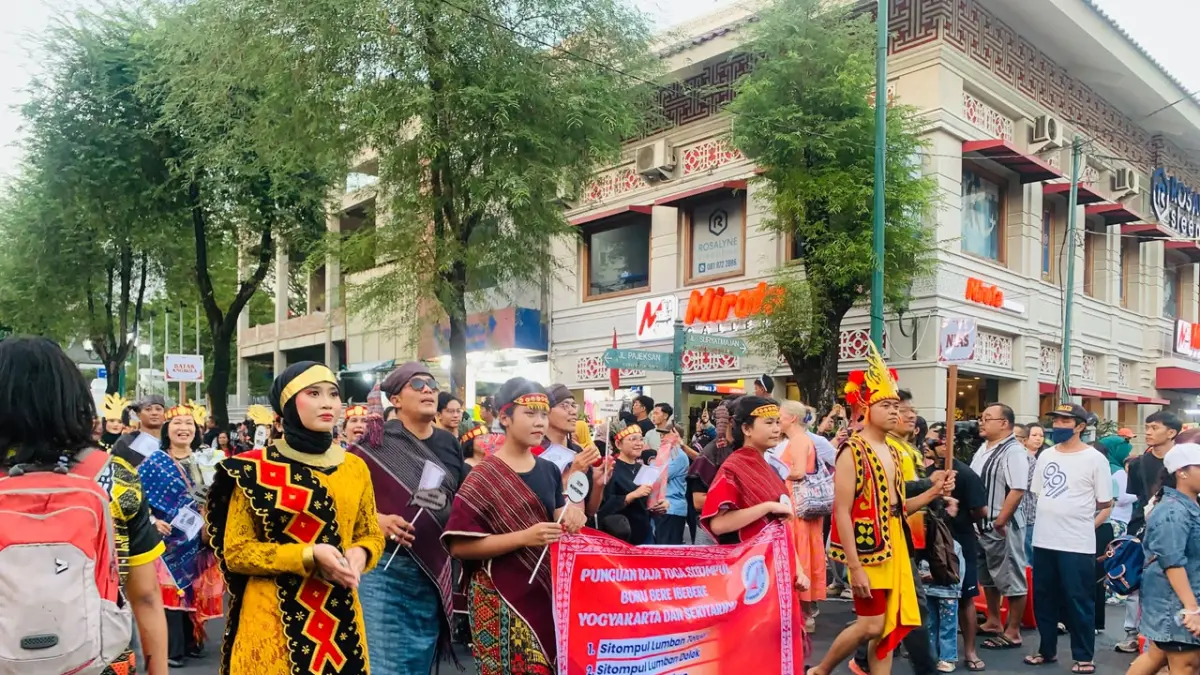  Pawai Budaya Sumatera Utara pada Minggu (26/7). 