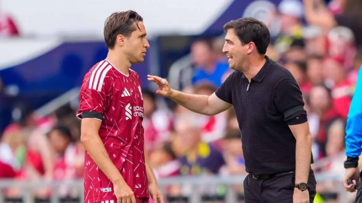 Penyerang Liverpool, Federico Chiesa, optimistis menyambut musim 2026/2027 di bawah kepemimpinan pelatih anyar Andoni Iraola