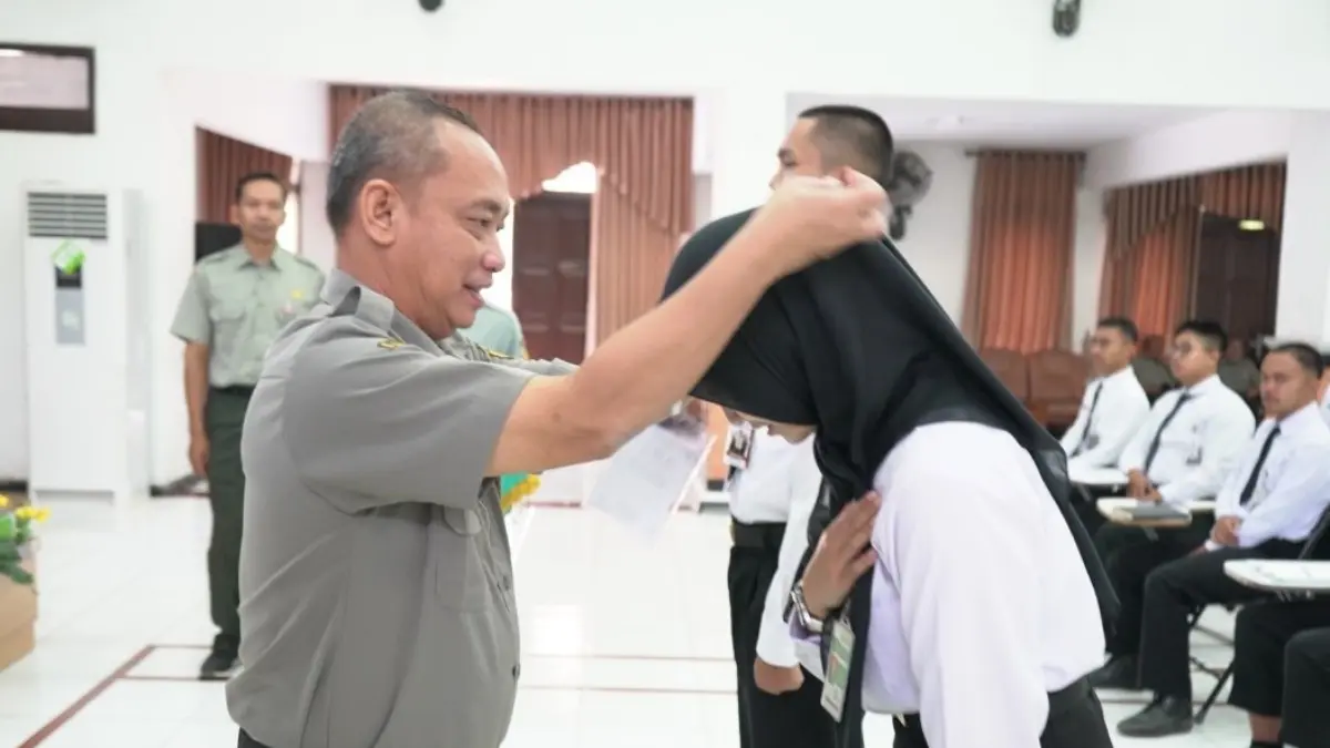 SIMBOLIS: Direktur Polbangtan Yoma R. Hermawan saat membuka pelatihan, Senin (27/7/2026).