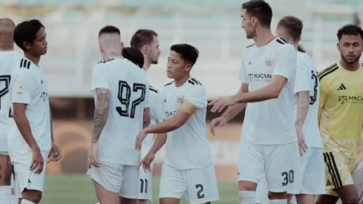 Persija Jakarta tahan imbang Port FC meski sempat tertinggal dua gol.