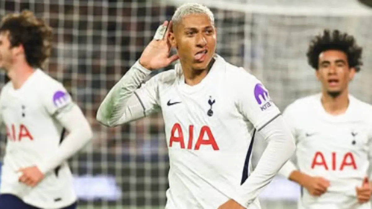 Selebrasi Richarlison setelah mencetak gol kemenangan Tottenham Hotspur atas Chelsea di laga persahabatan pramusim.