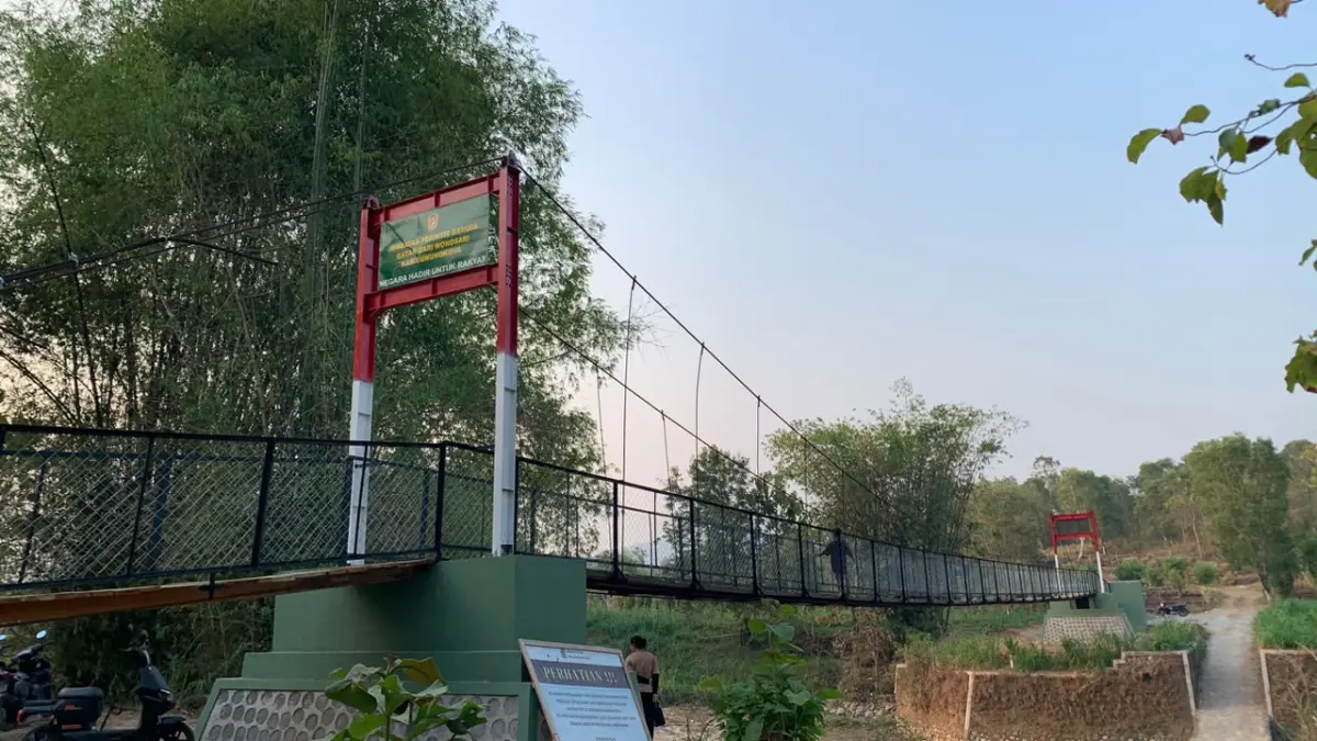 Jembatan Garuda di Padukuhan Gatak, Kalurahan Gari, Kapanewon Wonosari. Infrastruktur tersebut menjadi salah satu dari tiga Jembatan Garuda tahap pertama yang telah rampung dibangun dan kini menunggu proses audit sebelum diresmikan secara nasional.