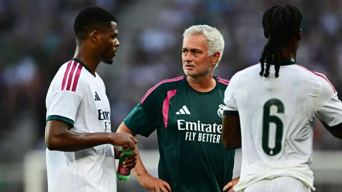 Laga debut perdana kembalinya Jose Mourinho bersama Real Madrid berakhir imbang melawan Fiorentina.