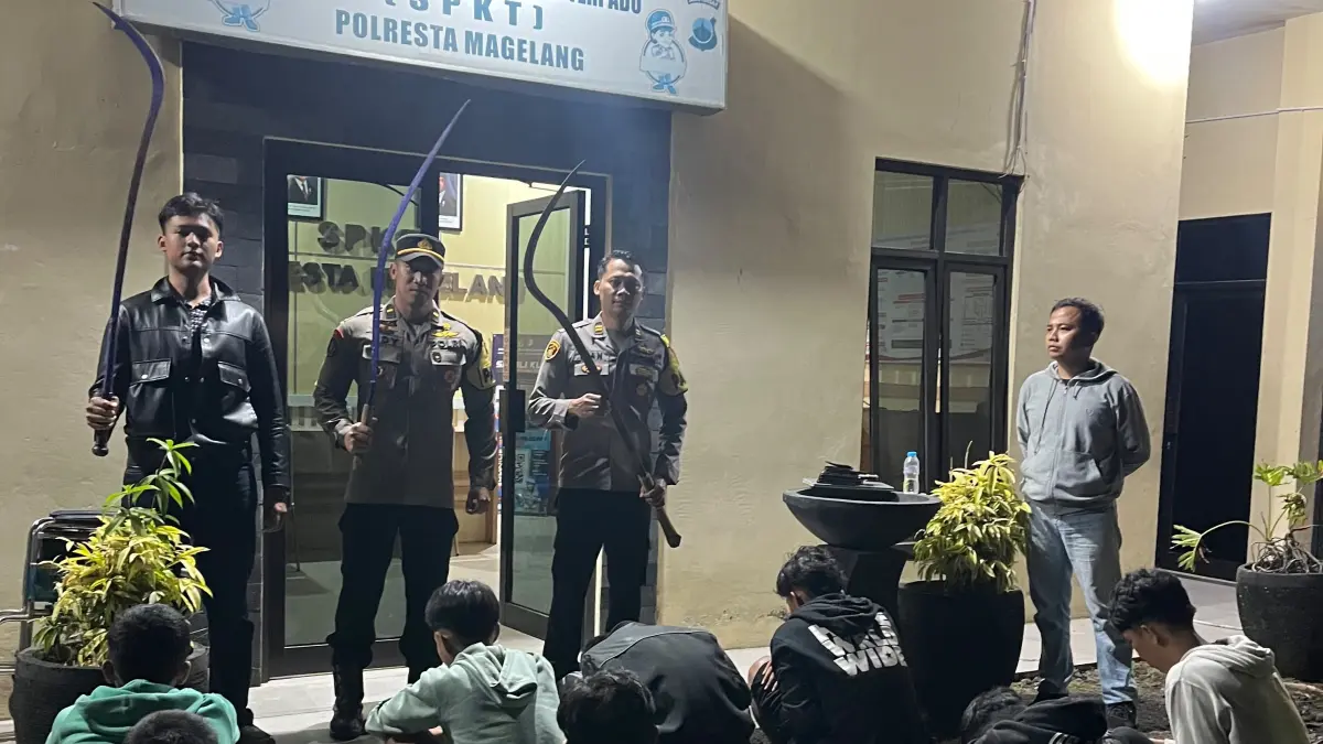 Rencana tawuran di Ngluwar berhasil digagalkan dan 12 remaja diamankan, Sabtu (1/8) dini hari.
