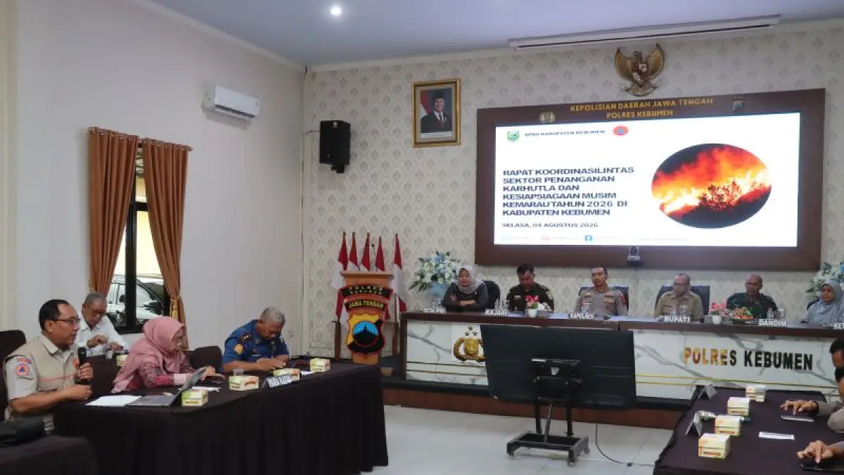 SINERGI: Pimpinan dari berbagai institusi menghadiri rapat koordinasi dalam rangka persiapan menghadapi ancaman kebakaran pada musim kemarau. (Dokumentasi Polres Kebumen)
