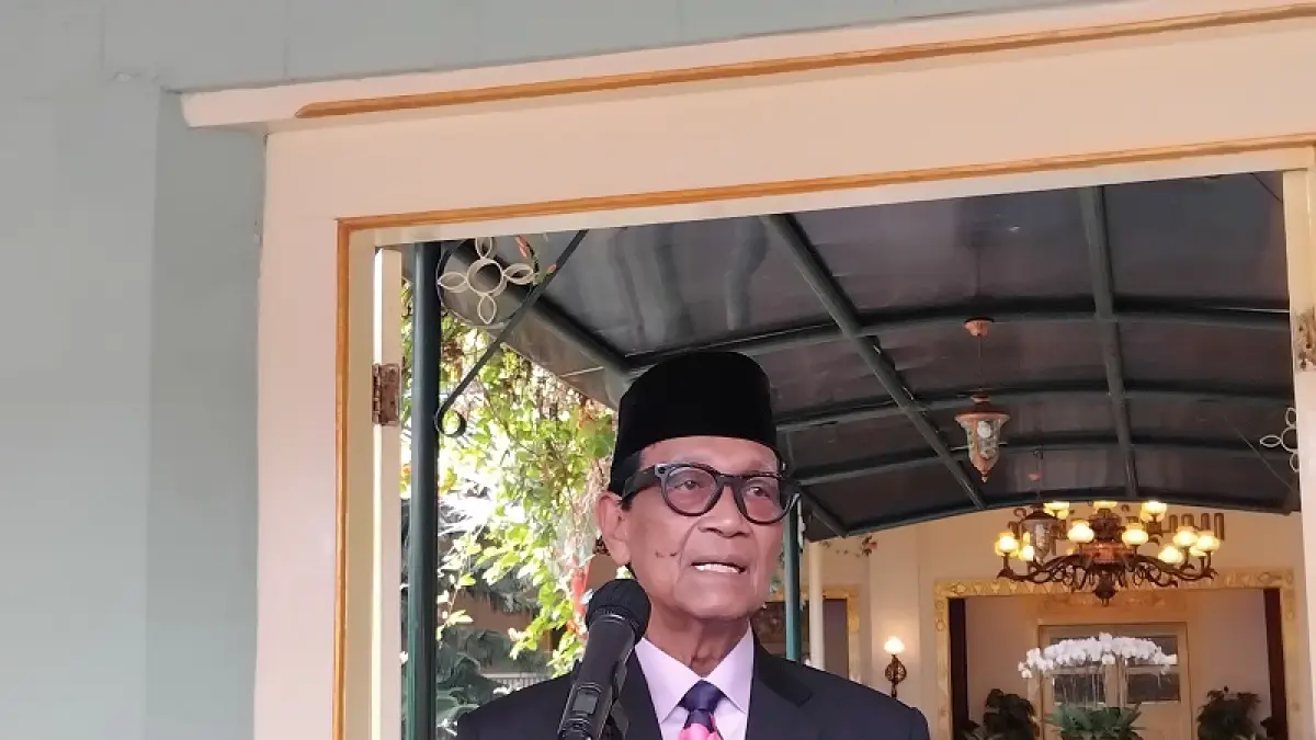 Gubernur DIY Hamengku Buwono X di Kompleks Kepatihan Rabu (5/8/2026). Rizky Wahyu/Radar Jogja