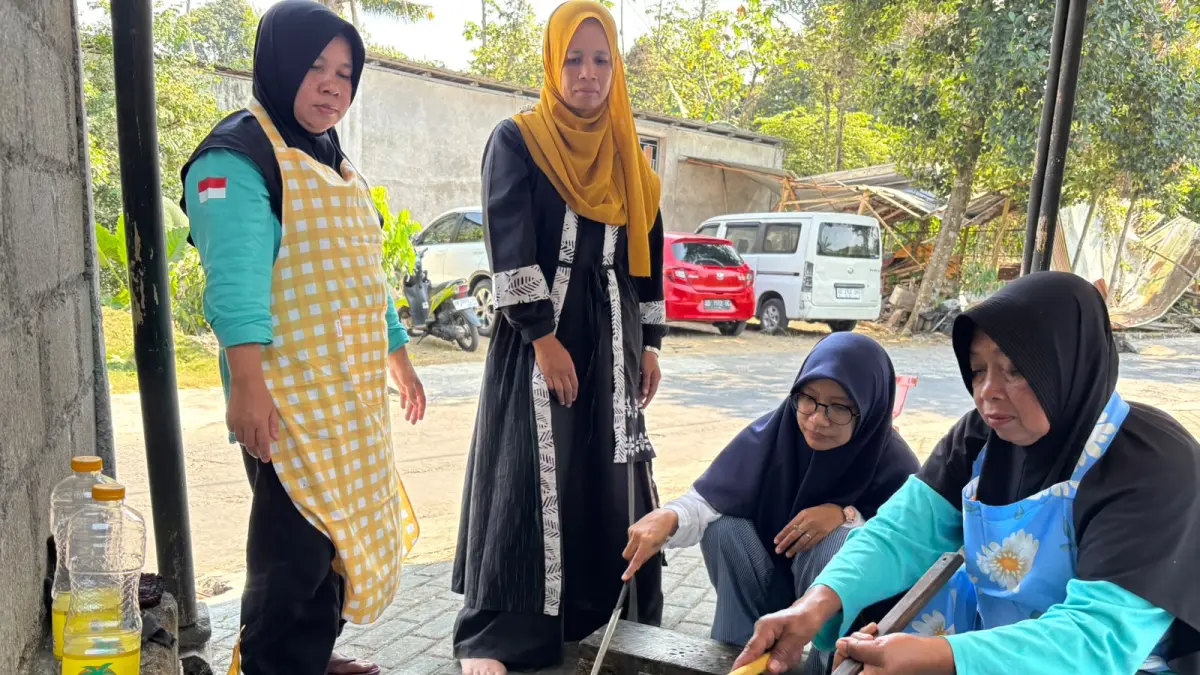 Tim Pengabdian Masyarakat Institut Teknologi Dirgantara Adisutjipto Yogyakarta melaksanakan program Pemberdayaan Kemitraan Masyarakat di Padukuhan Tegal Domban, Margorejo, Tempel, Sleman, Yogyakarta