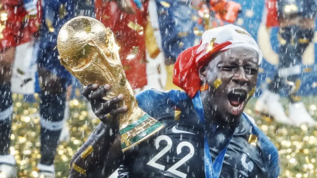 Benjamin Mendy saat menjadi juara Piala Dunia bersama tim nasional Prancis.
