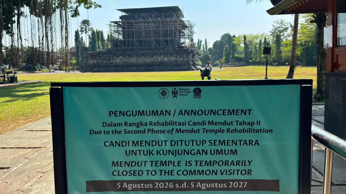 SEPI: Candi Mendut ditutup setahun untuk kunjungan wisatawan karena dalam masa rehabilitasi tahap II, Kamis (6/8). (NAILA NIHAYAH/RADAR JOGJA)